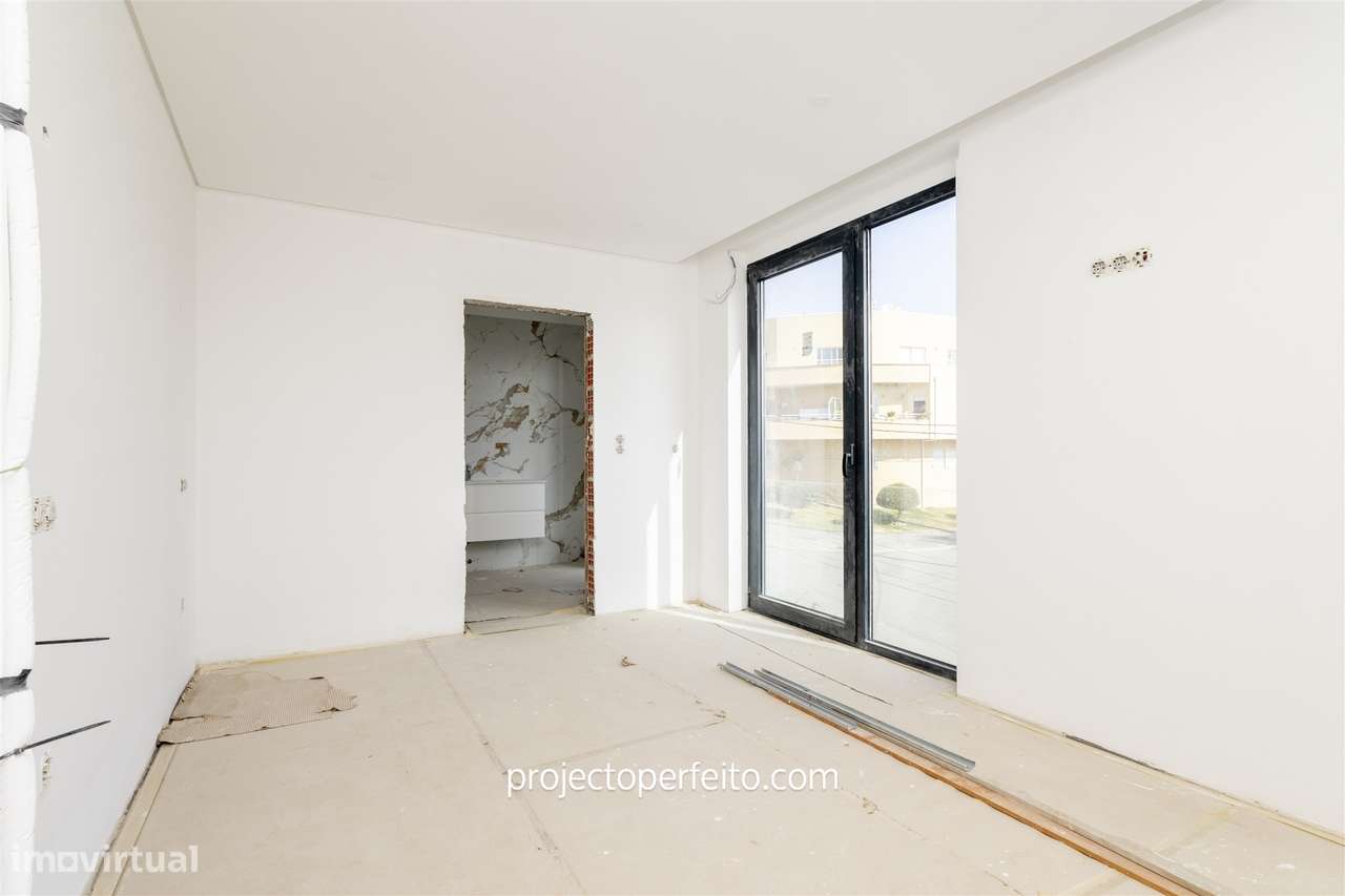 Moradia Geminada T3+1 Venda em São Félix da Marinha,Vila Nova de Gaia-35