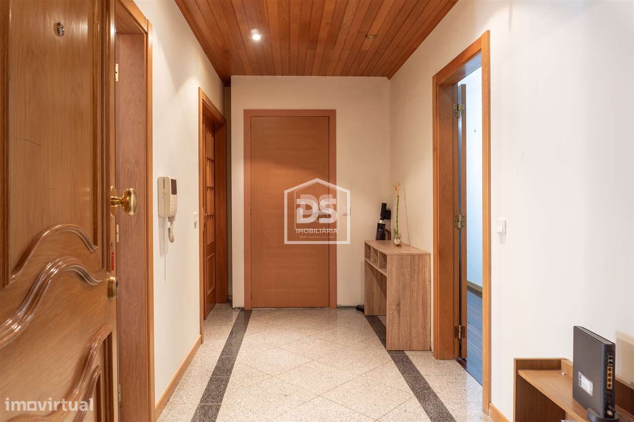 Apartamento T4 Venda em Santo António dos Olivais,Coimbra - Grande imagem: 2/12