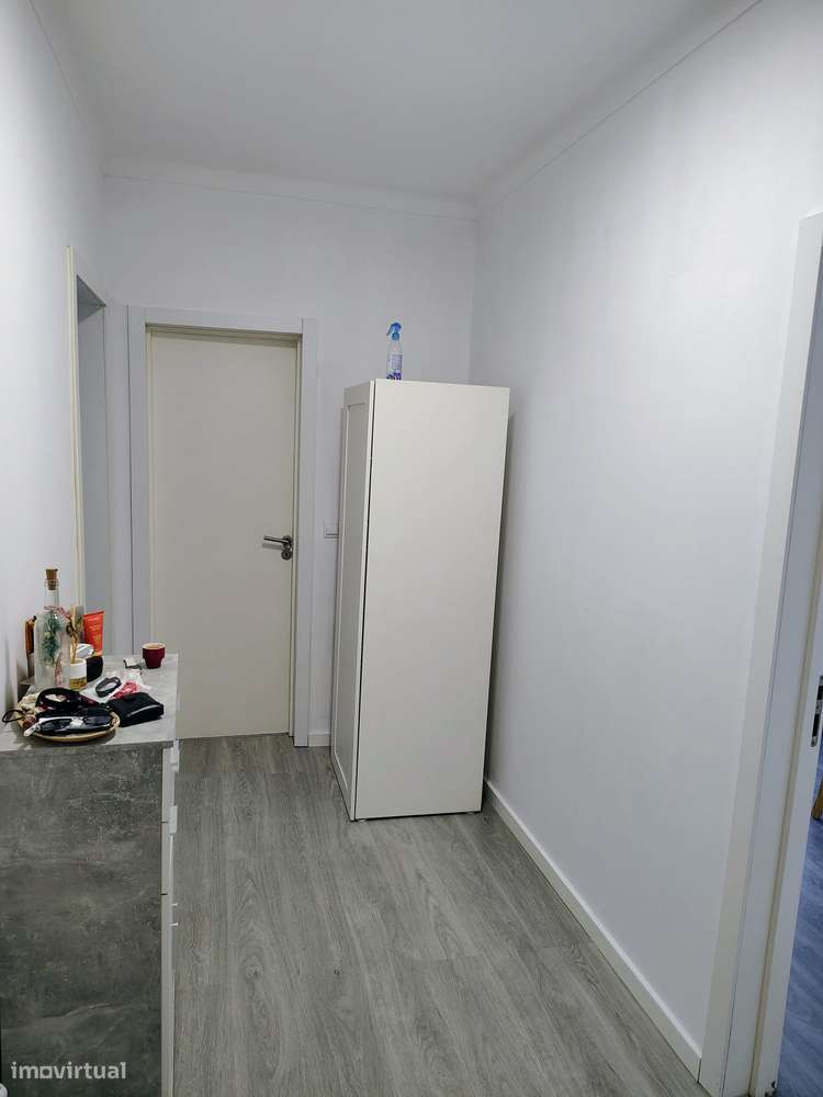 Apartamento T2 remodelado com terraço Casal Do Marco-3