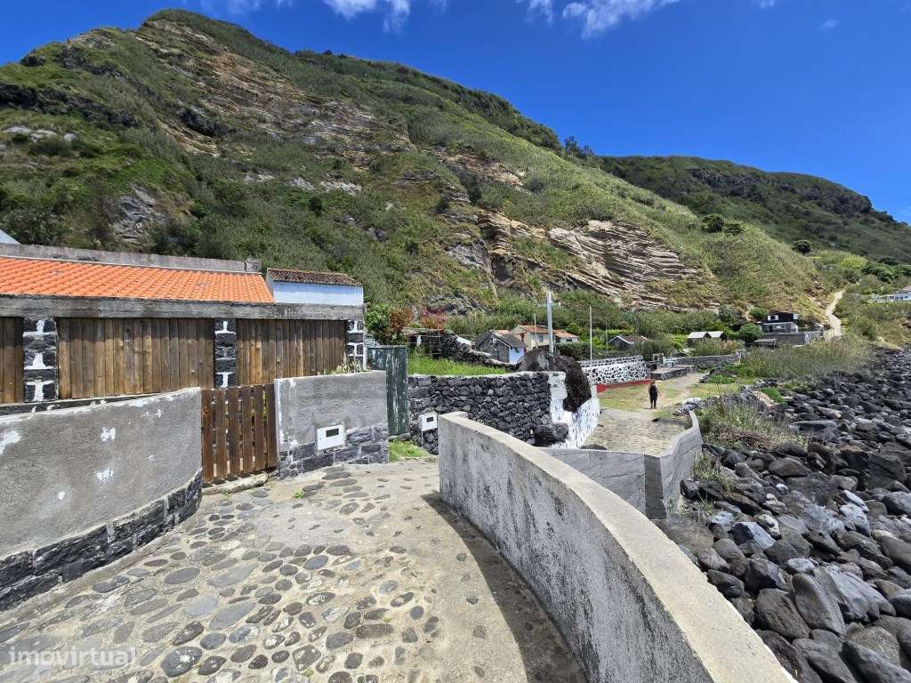 Terreno com Ruína e Acesso Direto ao Mar na Exclusiva Rocha da Relva-15