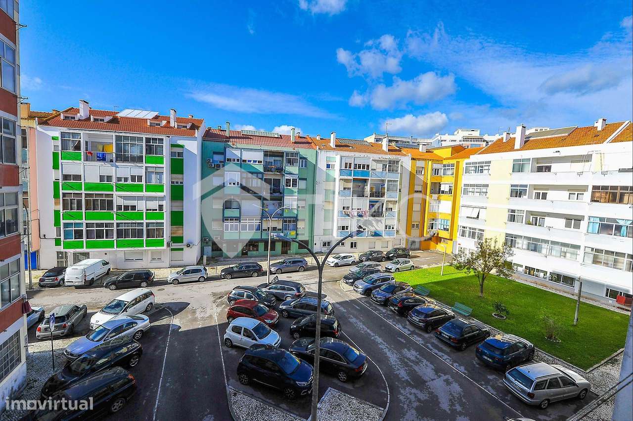 Apartamento T3 renovado no Montalvão, Setúbal-22