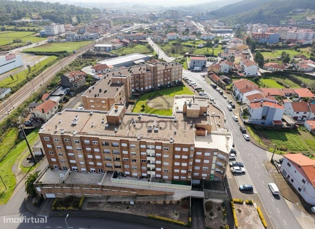T2+1 Como Novo no Centro de Valongo-33