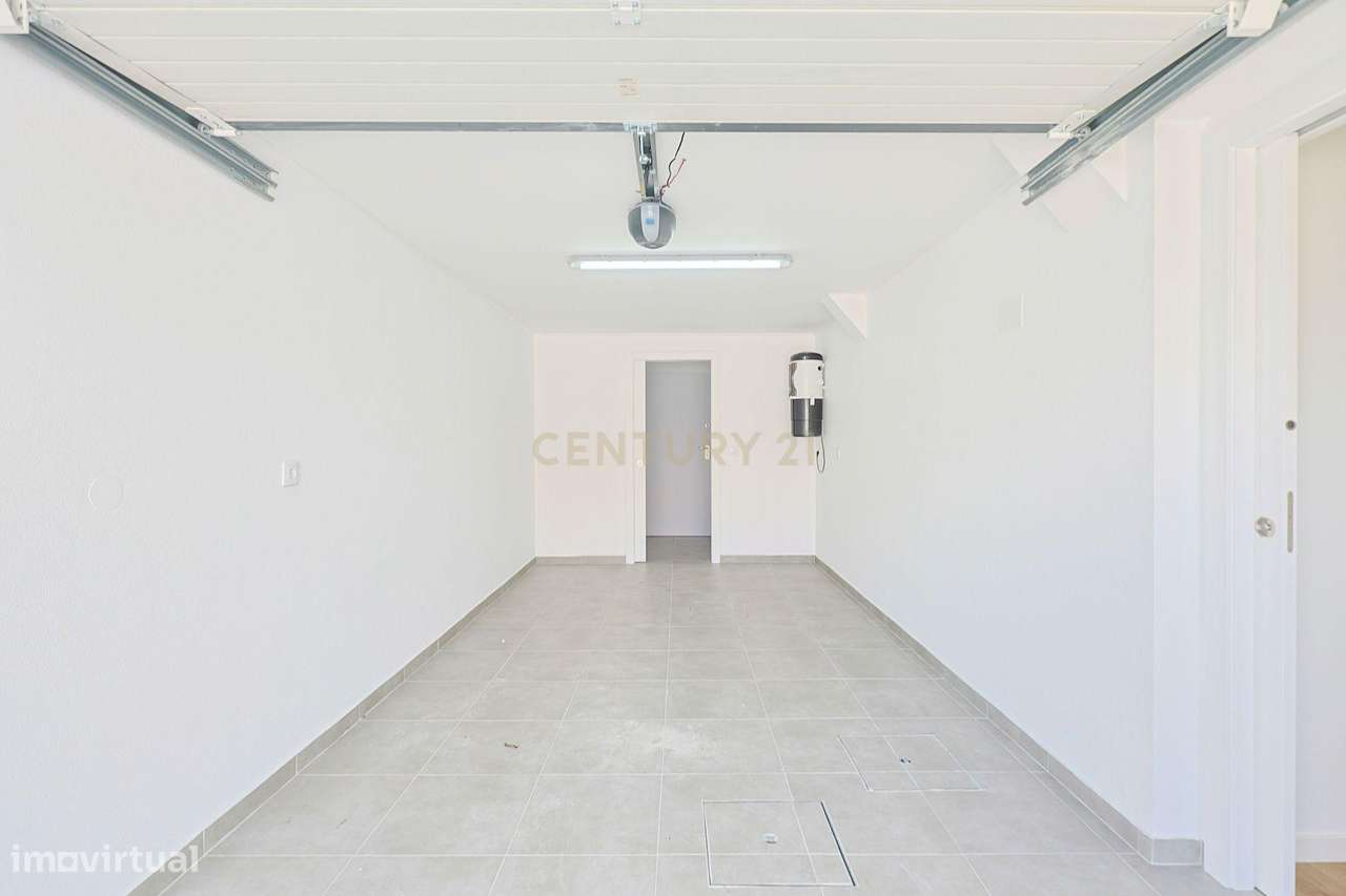 Moradia T4 em Charneca de Caparica, Almada-40