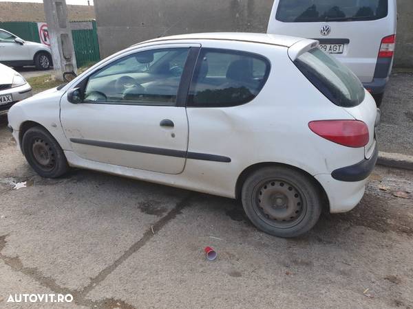 Dezmembrari  Peugeot 206  1998  > 0000 1.4 HDi Motorina - 2