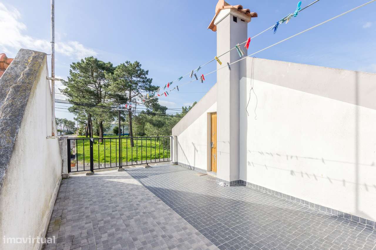 Moradia T2 com piscina e com Anexo T1 em Fernão Ferro, Seixal-8