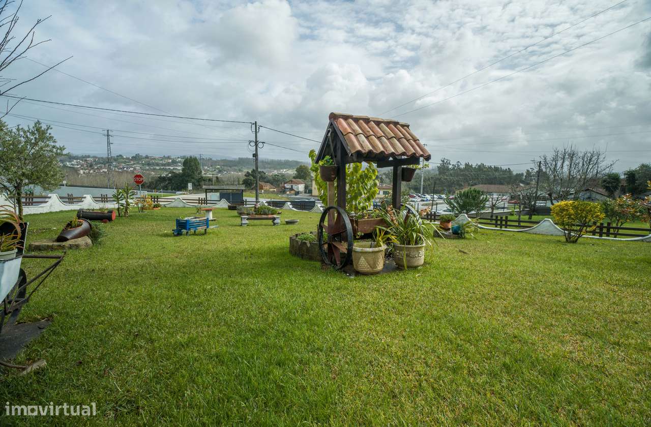 Moradia T4 de Arquitetura Francesa em Serém – Macinhata de Vouga-32