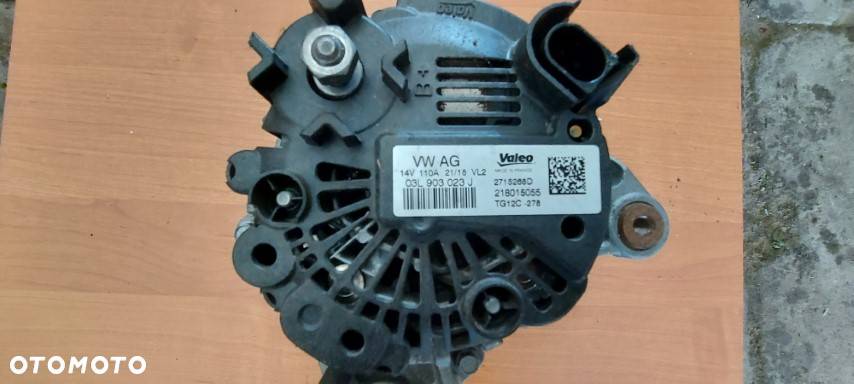 SKODA RAPID 2017R. 1.6TDI Alternator - 4