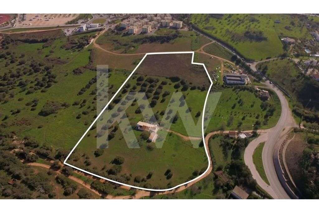 Terreno 34.640m2 com PROJETO APROVADO para construção de 112 fogos em - Grande imagem: 2/15