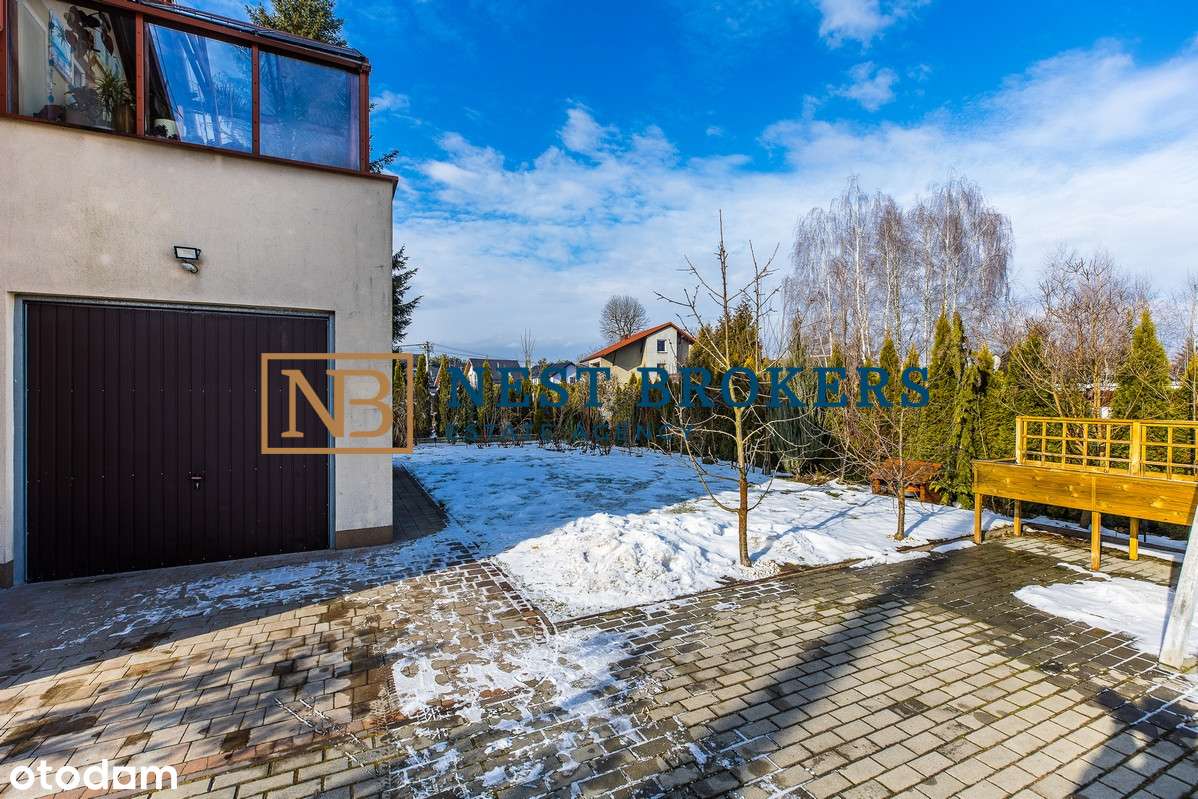 Nowoczesny dom w Niepołomicach  z garażem-16