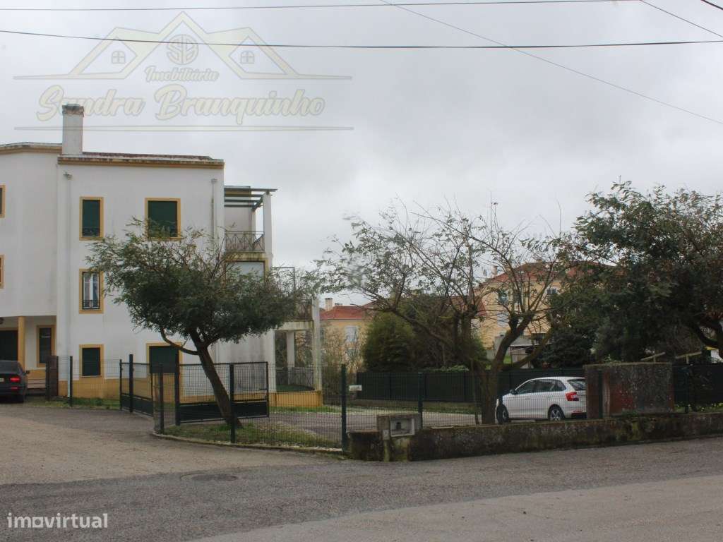 Apartamento T2 com garagem a 10min da praia-52