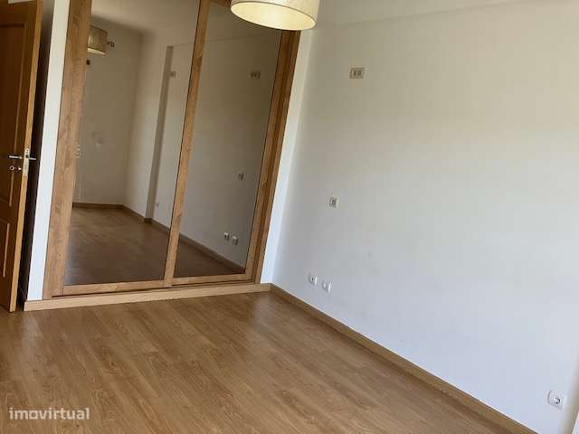 Lisboa Sul Almada Duplex T3 +1, com garagem-14