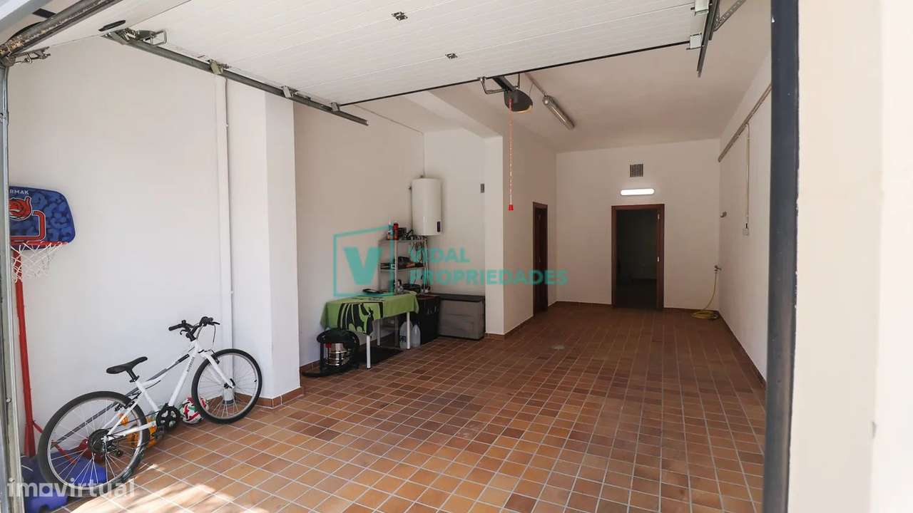 Apartamento T2 com garagem em box e piscina - Grande imagem: 4/45