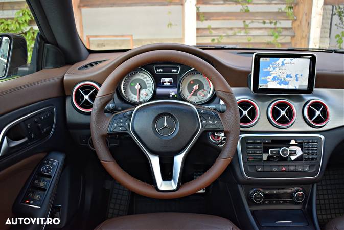 Mercedes-Benz CLA 220 CDI 7G-DCT AMG Line - 5