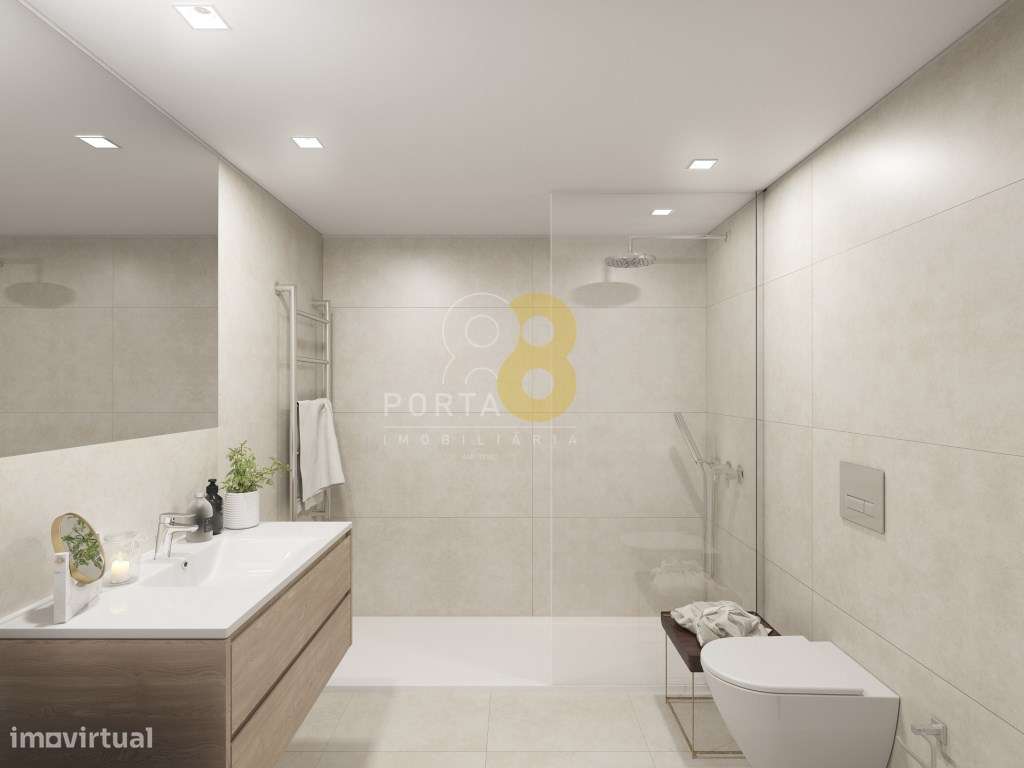 T2 com lugar de estacionamento Varanda e Terraço | Porto - Grande imagem: 2/40