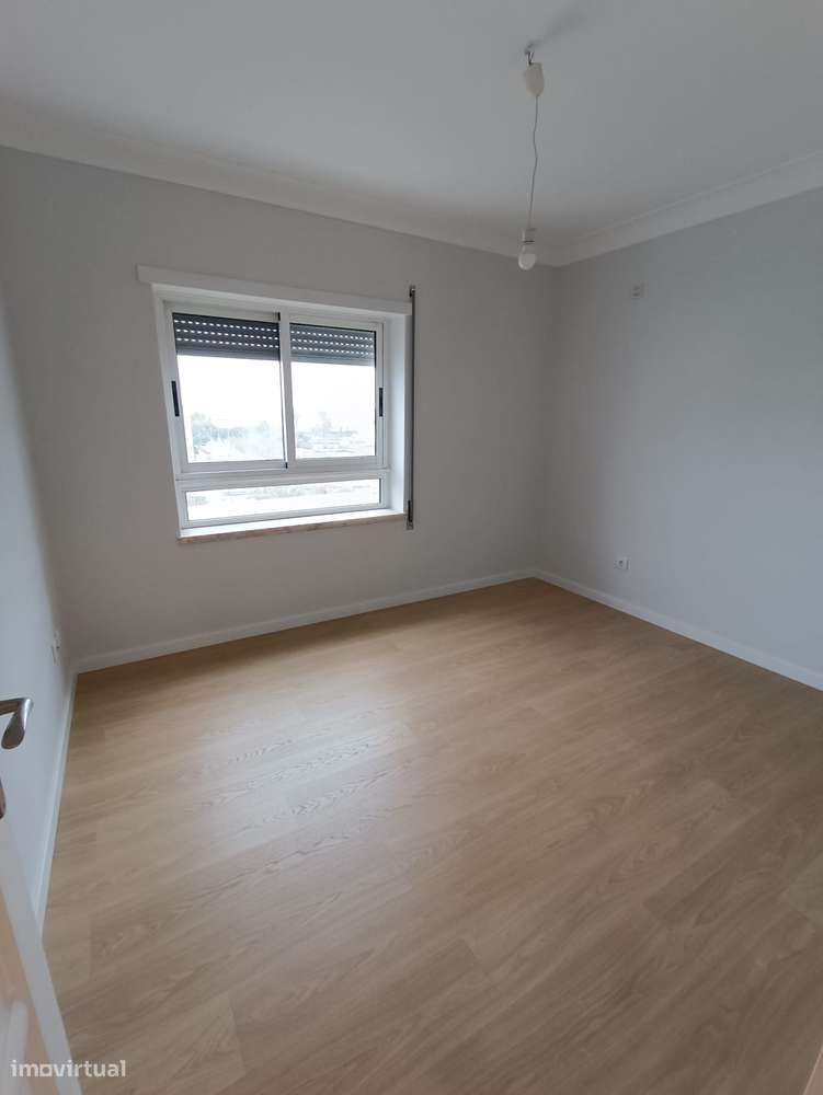 Excelente Apartamento T2 com Arrecadação PARA VENDA - Grande imagem: 5/35