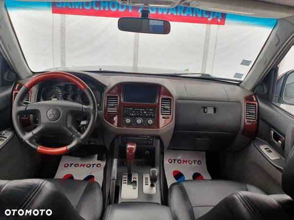 Mitsubishi Pajero - 12