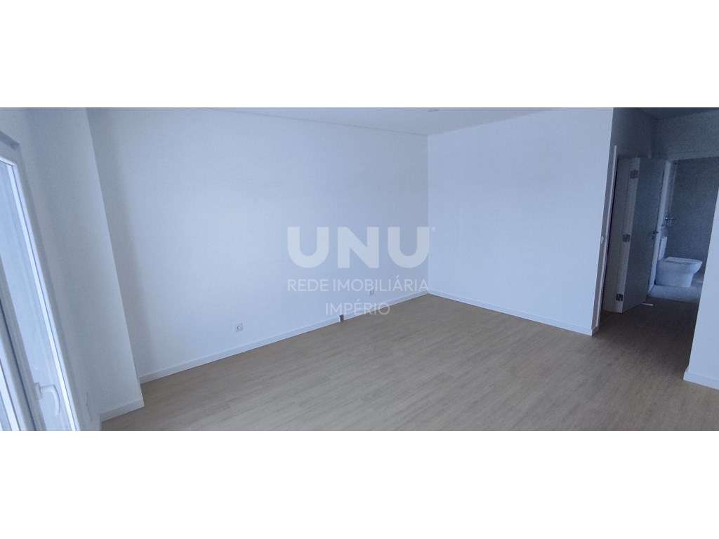 MORADIA PREMIUM TRIPLEX 5 ASSOALHADAS em Fernão Ferro 3 WC-25