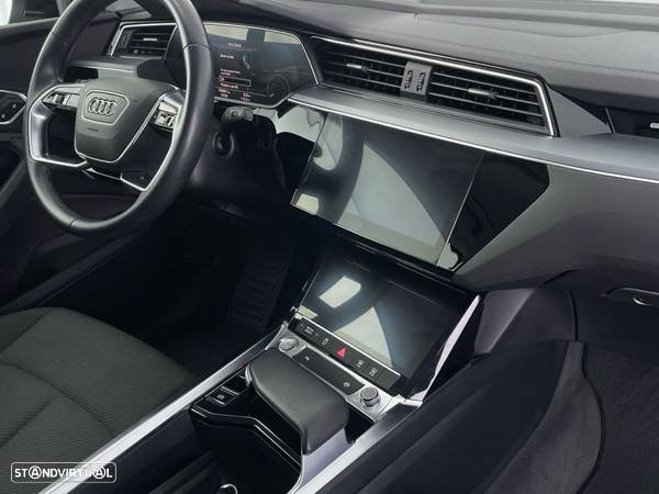 Audi e-tron 55 quattro - 33