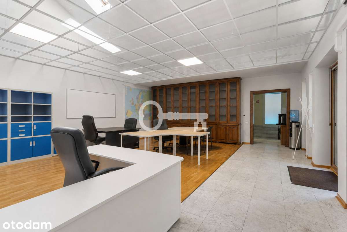 Budynek pod hostel lub biura z basenem