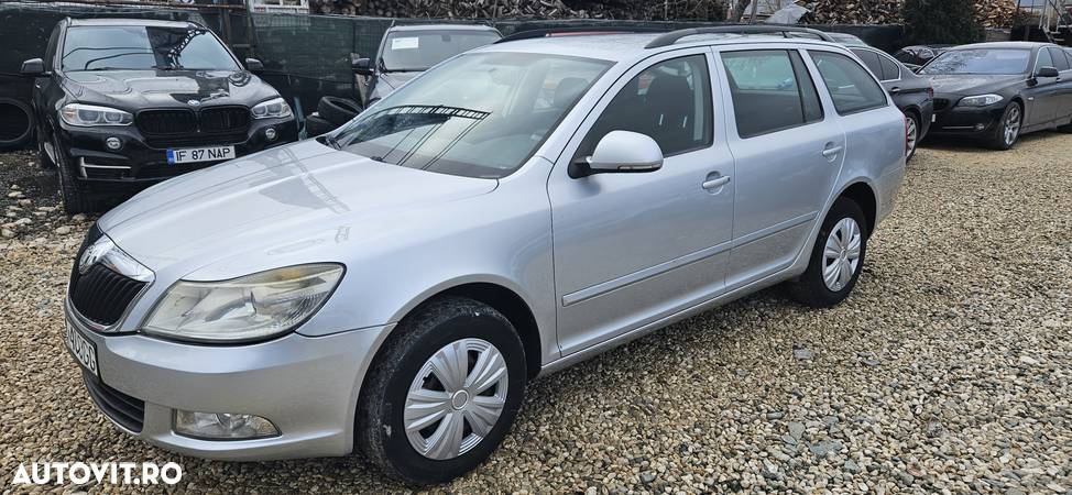 Skoda Octavia Combi 2.0 TDI Elegance - 2