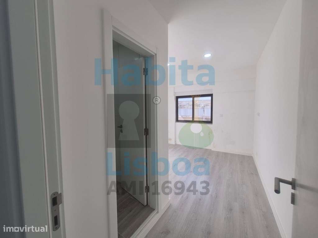 Duplex T3 Com Terraço junto à Praia Costa da Caparica-55