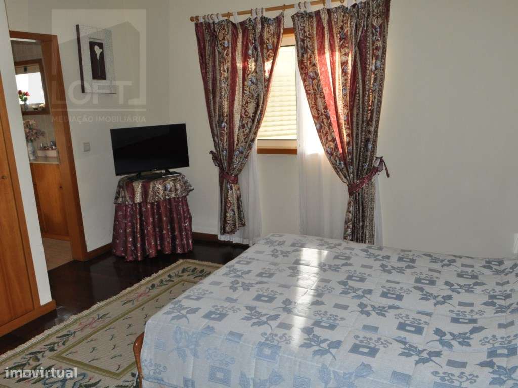 Moradia V4 em Candoso S.Santiago e Mascotelos-17