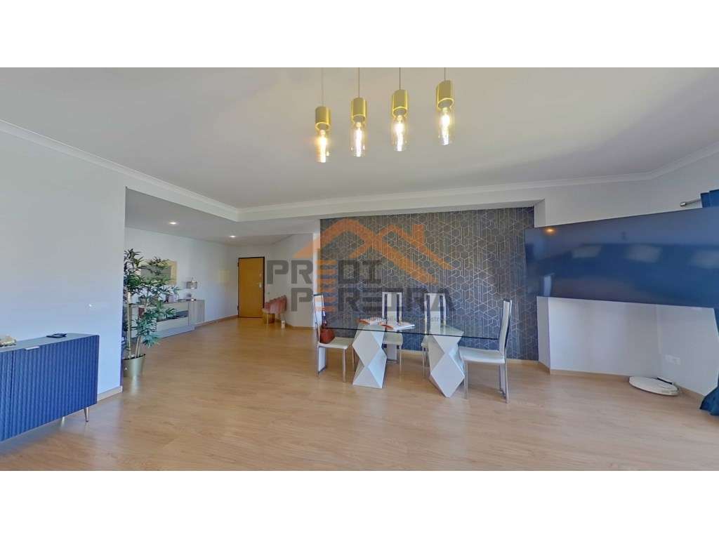 T3 com parqueamento e arrecadação, situado em condomínio privado. - Grande imagem: 2/42