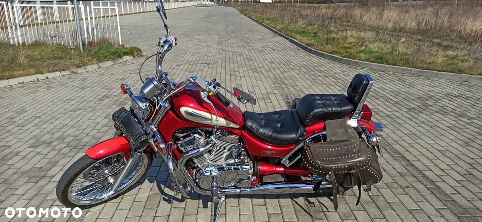 Suzuki Intruder - 3