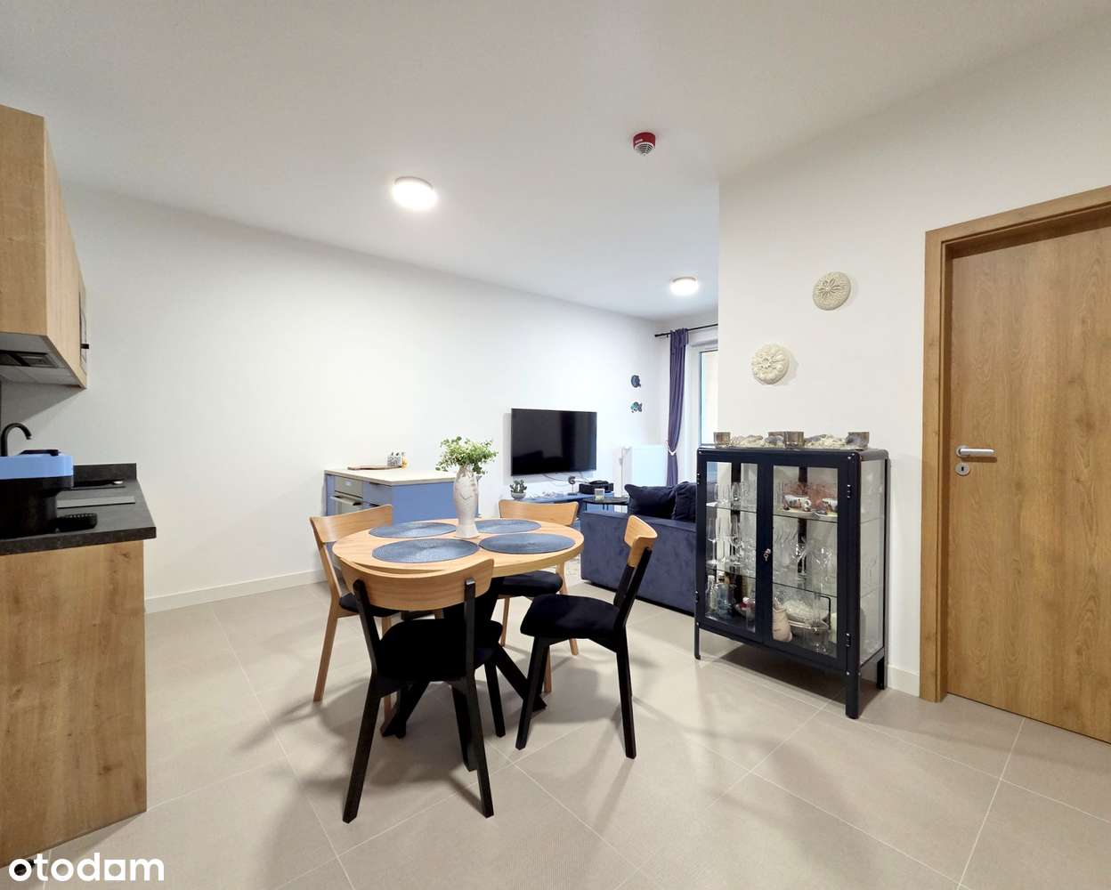 Nowoczesny apartament z dużym balkonem od strony morza + parking-3