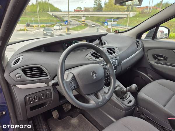 Renault Scenic 1.6 16V Expression - 9