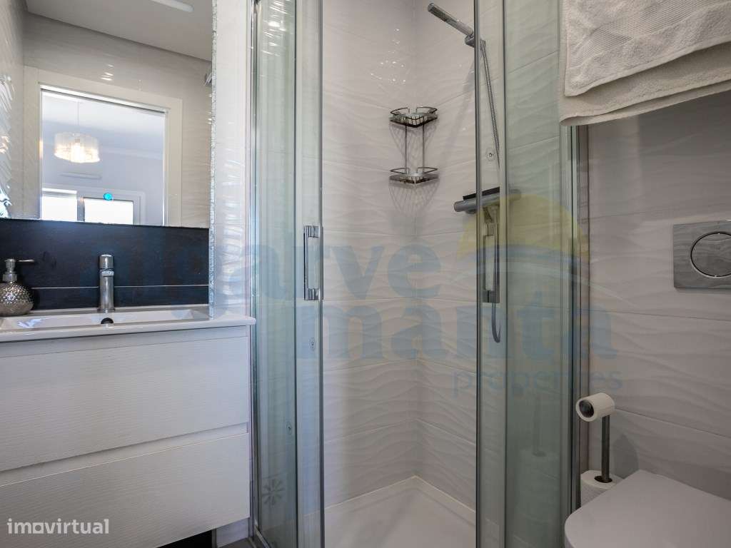 EXCLUSIVO! Moradia T3 Moderna com Piscina Privada no coração de Vil...-46
