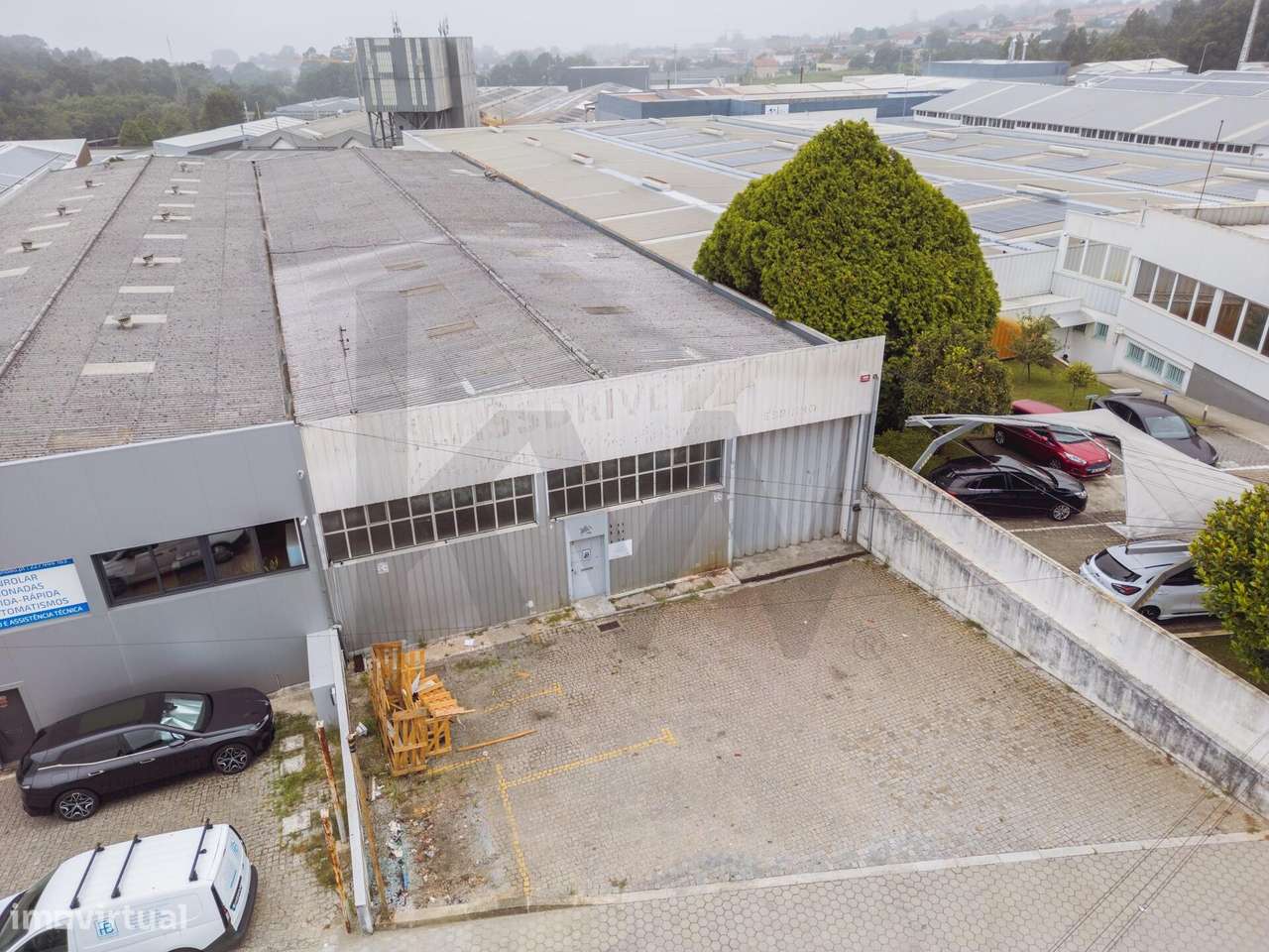 **Armazém com logradouro na Zona Industrial de Serzedo, Vila Nova de G-4