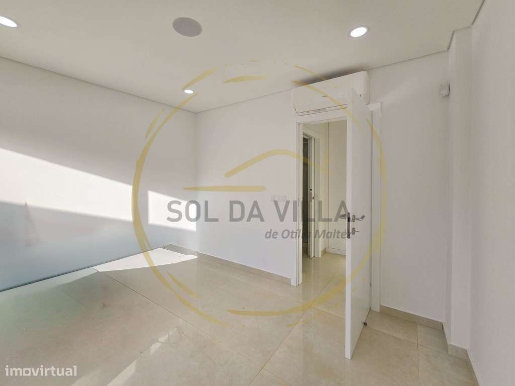 Moradia T4 Isolada com piscina - Valadares, Corroios - 750.000€-8