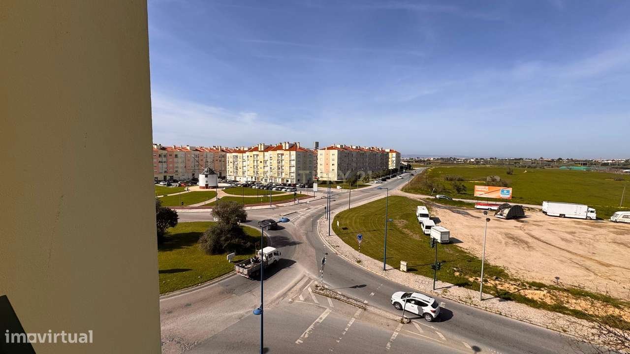 Excelente T4 no Montijo com Garagem e Arrecadação.-7