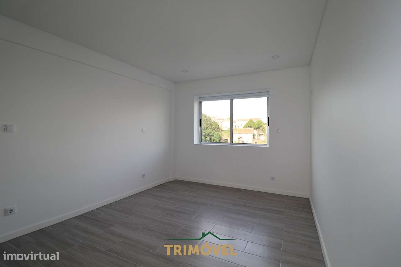 Apartamento T3 Venda em São João da Madeira,São João da Madeira-11