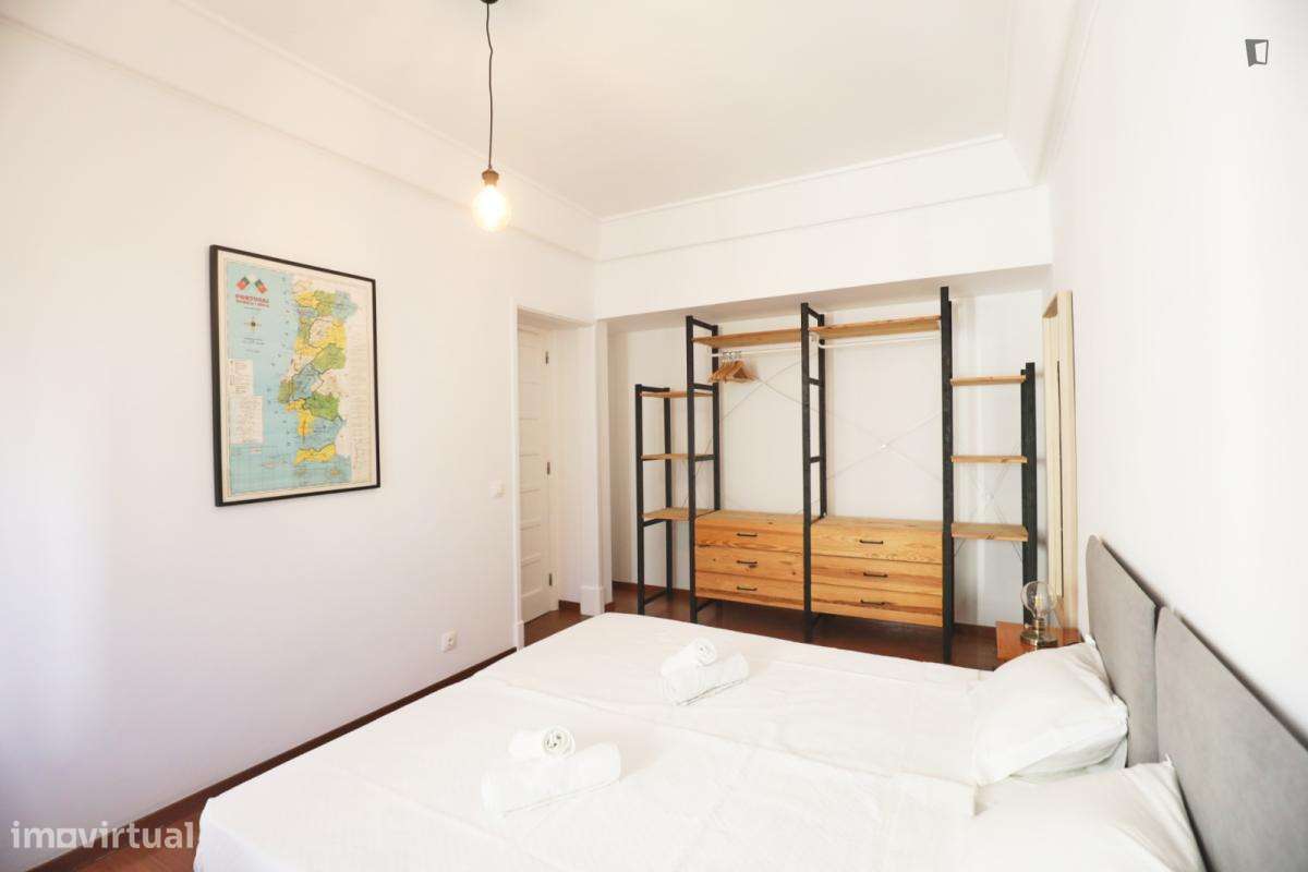 Quarto - localizado em São Sebastião Lisbon - Grande imagem: 5/10