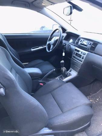 Toyota Corolla E12 1.4 D-4D 3P 2005 - Para Peças - 9