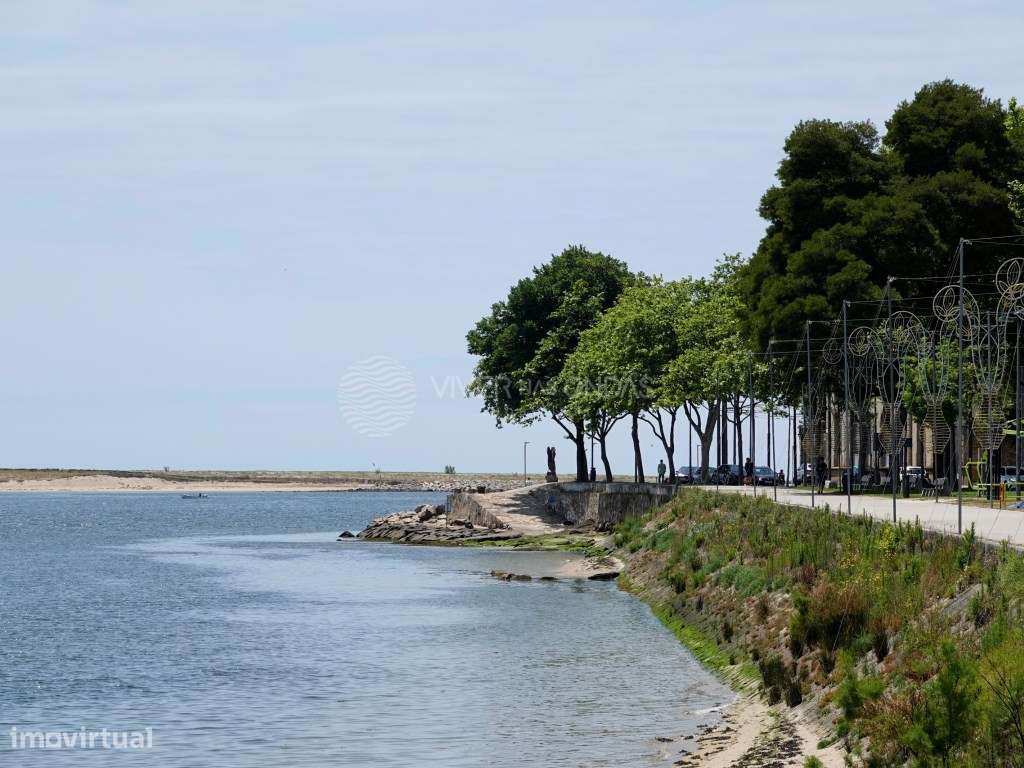 Apartamento T4 com 2 lugares de parqueamento e arrecadação.-47