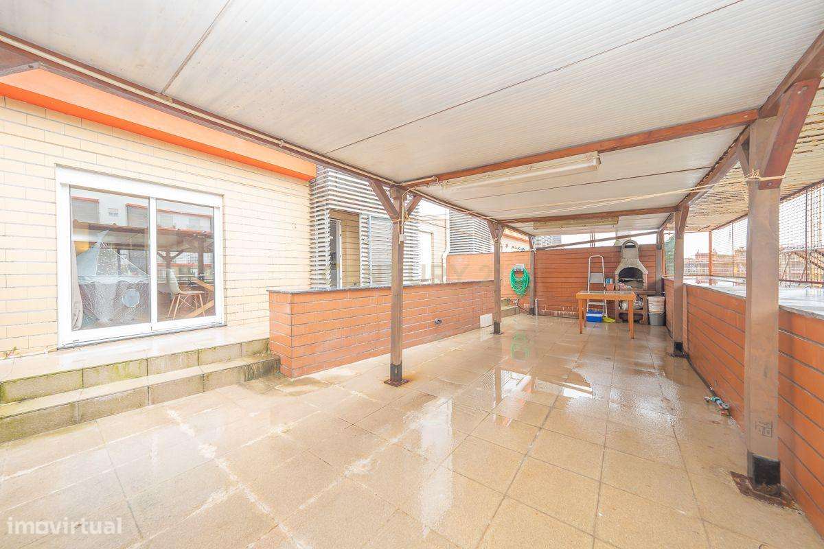 Apartamento T2 com Terraço, Parqueamento e Arrecadação, em São Sebasti - Grande imagem: 2/28