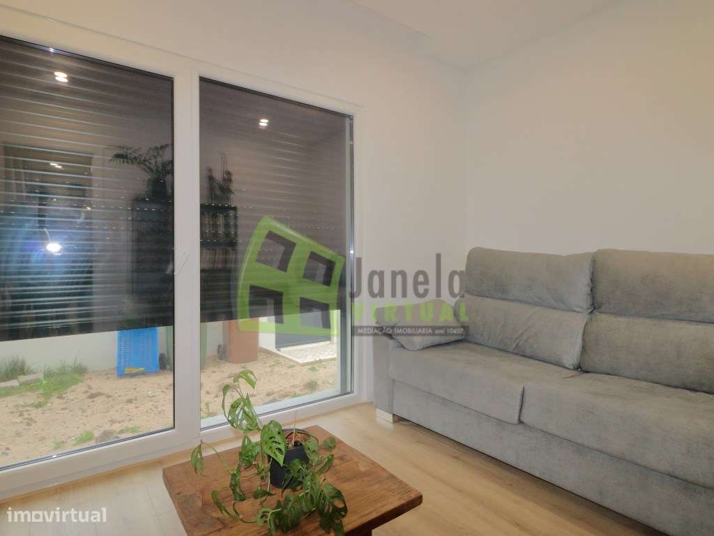 Moradia Geminada T3 com Piscina - Fernão Ferro-6