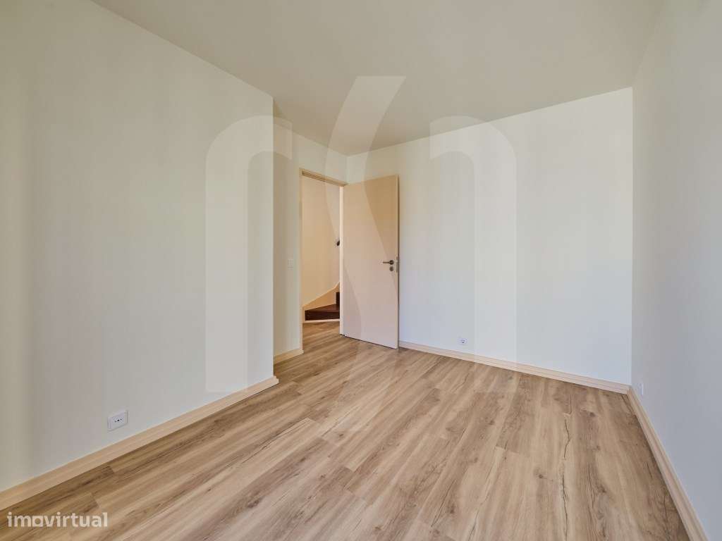 Arrendamento apartamento T5 Duplex | Porto-10