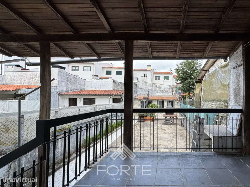 Moradia em banda T3 em São João da Madeira-19