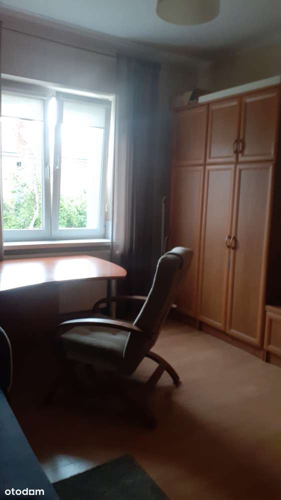Pokój w mieszkaniu 3 pokojowym na Jeżycach - Pełny obrazek: 2/5