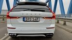 Volvo XC 60 T5 AWD R-Design - 5