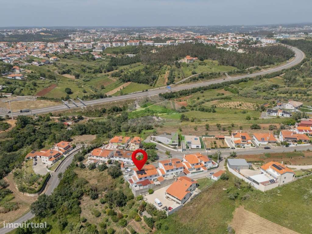 Moradia V4 a 3km de Leiria-44
