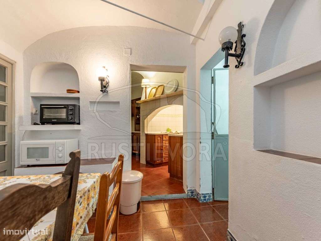 Moradia Unifamiliar T4 no Centro Histórico da Cidade - Potencial de...-31