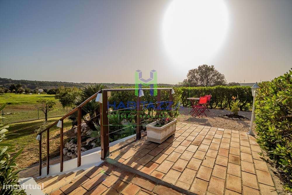 Fantástica Moradia Térrea T3+1, com piscina, grande jardim, e garagem,-13