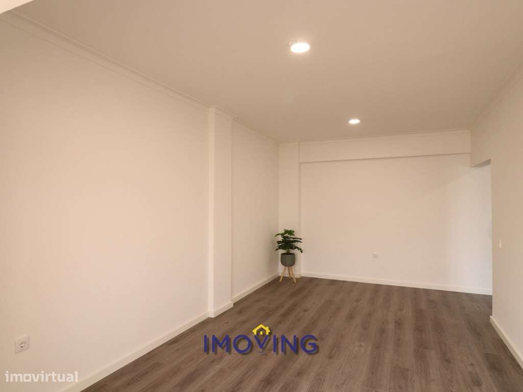 Apartamento T2, Remodelado, na Verderena, Barreiro-9