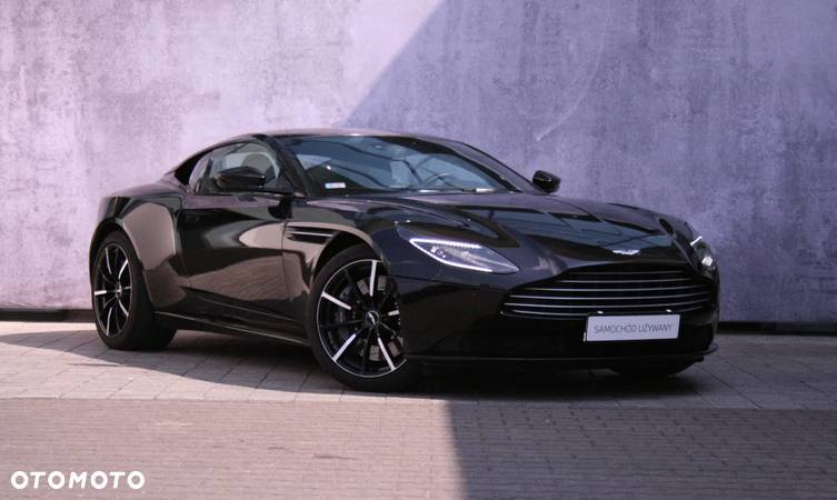 Aston Martin DB11 V8 - 2