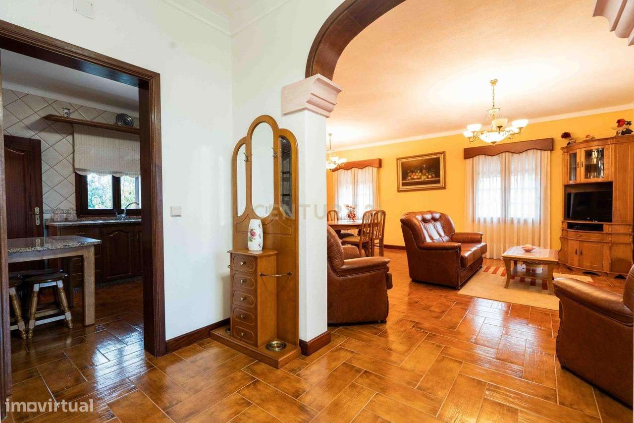 Vende-se Moradia T4 na Póvoa da Abraveia – Vila Nova de Poiares-9